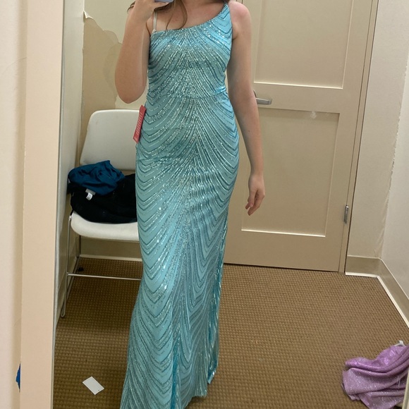 Dillards Prom Dress, size 9/10 - Picture 5 of 7